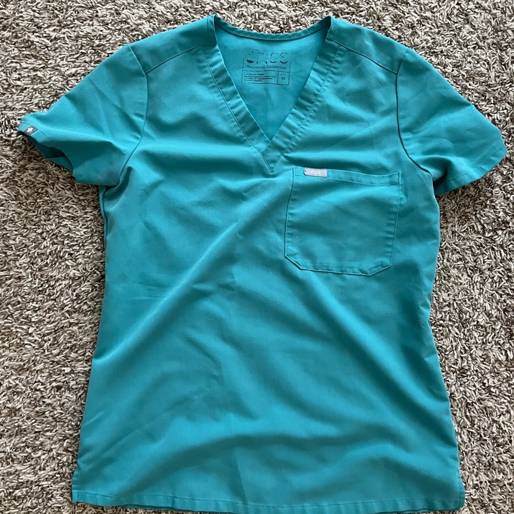 Figs Scrub Top